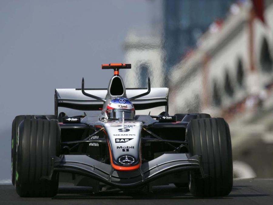  McLaren Mercedes-Benz MP4-20 2005 года  (фото 2 из 9)